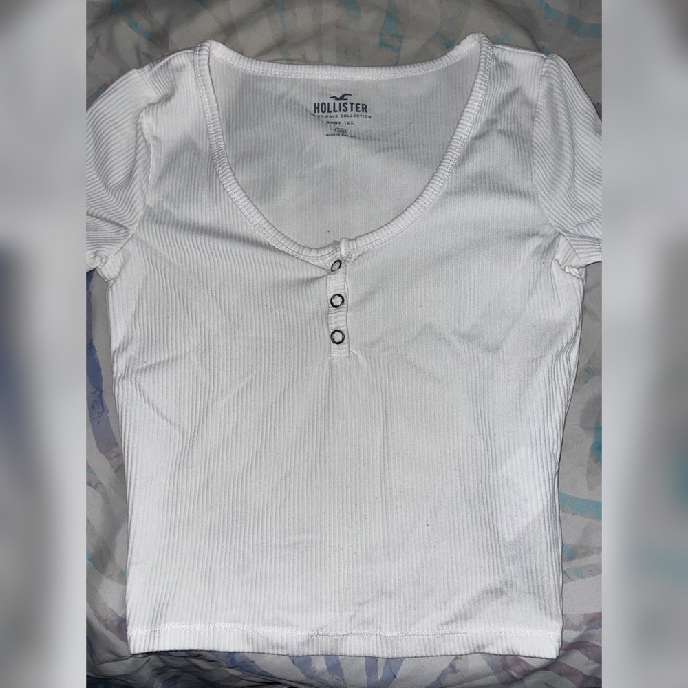 Hollister baby tee size xs